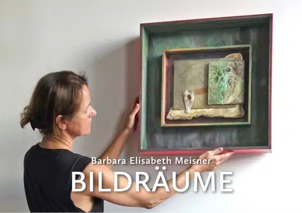 Bildräume - Zentrum - handgefertigter Bildraum aus Holz, bemalt + Zeichnung mit Graphit- und Farbstift, Schellack, Acrylfarbe + Holzfundstück auf präparierten Papieren, 50 x 50 cm, 2023