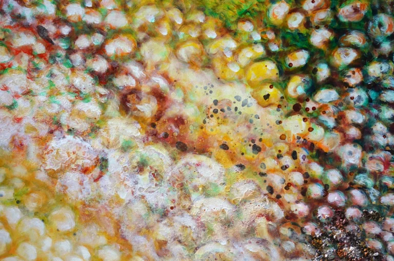 „Pilzteppich“ - Ölfarbe, Glitter, Schellack, Walnuss-Sud, Walnussschalen zerkleinert auf Leinwand, 100 x 120 cm, 2024