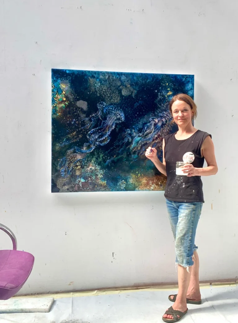 Quallen (nächtliches Atmen) - Ölfarbe, irisierende Acrylfarbe, Schellack, Graphitpuder, Pigmente, Walnuss-Sud auf Leinwand, 100 x 120 cm, 2024
