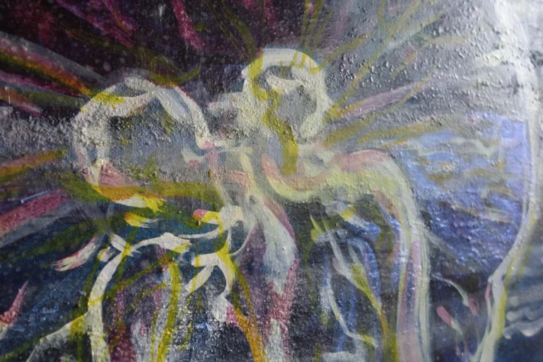 „Leuchtqualle“ 50 x 60 cm, 2023 Ölfarbe, Tusche, Schelllack, irisierende Acrylfarbe, Gummiarabicum auf Leinwand