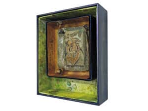 DER TOD UND DAS MÄDCHEN - Original-Bildraum 48 x 40 x 12 cm, 2021, Handgefertigter und bemalter Bildraum aus Holz mit Museumsglas, ausgekleidet mit gefärbten und bearbeiteten Papieren + präpariertem Moos und Waldpilzen (Bovist und Tintling) + Zeichnung DER TOD UND DAS MÄDCHEN 20 x 13,5 cm, 2017, Tusche und Schellack auf präpariertem Papier