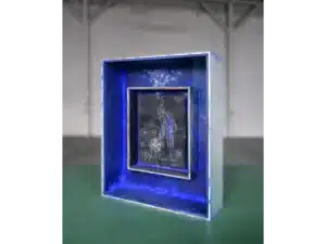 Monddistel Handgefertigter Bildraum aus Holz mit Museumsglas, innen mit blauem Pigment und Glitter + Zeichnung (24,5 x 18 cm von 2020 mit Farbstift auf schwarzem Karton), insgesamt 50 x 40 x 12 cm_2024