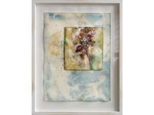 HORTENSIE Original-Collage 53 x 40 cm, 2022, Acrylfarbe, Silberfarbe, Pigmenten, Schellack auf getrockneter Blüte auf präpariertem Büttenpapier Mit handgeschliffenem Rahmen Endgröße 65 x 50 cm